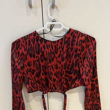 Crop Top mit Rückenausschnitt
