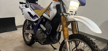 1996 SUZUKI DR650S motorcycle for rent near Scottsdale, AZ
