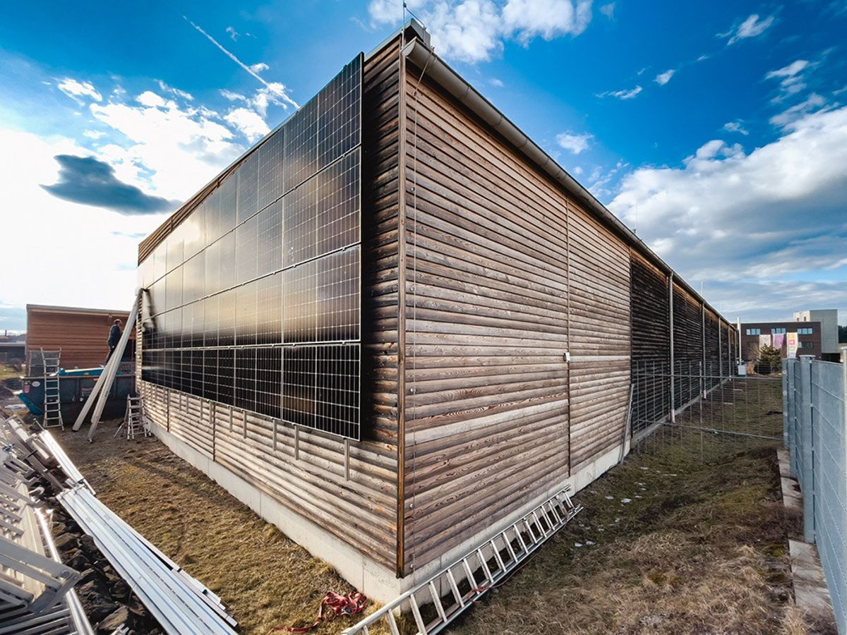 Foto Epple Erweiterung PV-Fassadenanlage