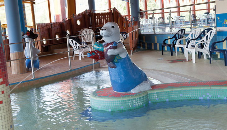 bg wonnemar sonthofen erlebnisbad innen kinderbereich figur