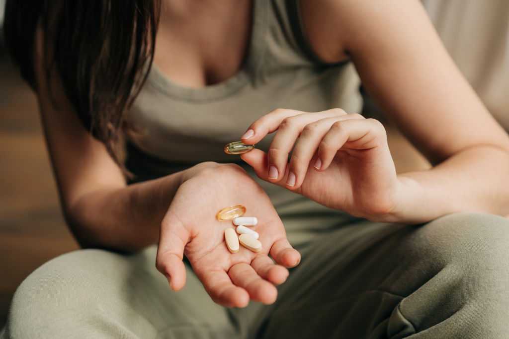 9 Natural Remedies for Hyperthyroidism and Graves’ Disease