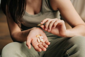 9 Natural Remedies for Hyperthyroidism and Graves’ Disease
