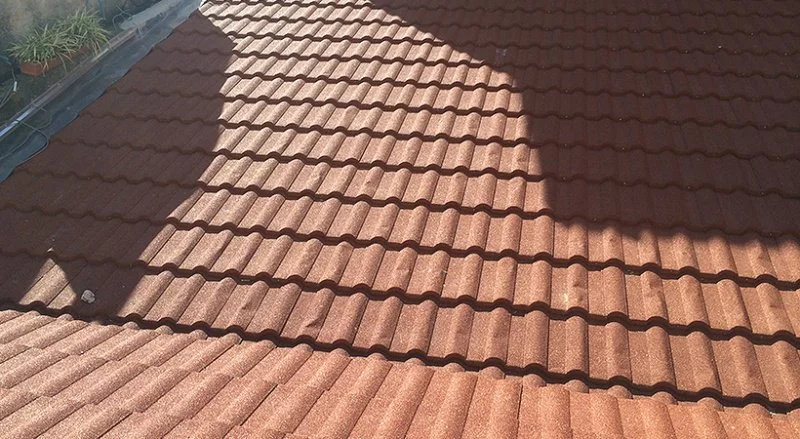 Rénovation d’une toiture en tuiles métalliques à Menton — photo 17 sur 27 — CEG TOITURE