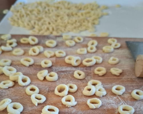 Corsi di cucina Acireale: Sicilia in cucina: mani in pasta tra Anelletti e Tortelli