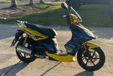 2009 KYMCO SUPER 8 150 motorcycle for rent near Cape Coral, FL