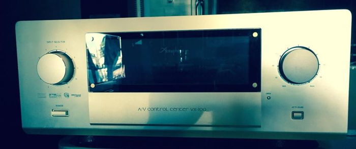 Accuphase VX-700 A/V Control Center