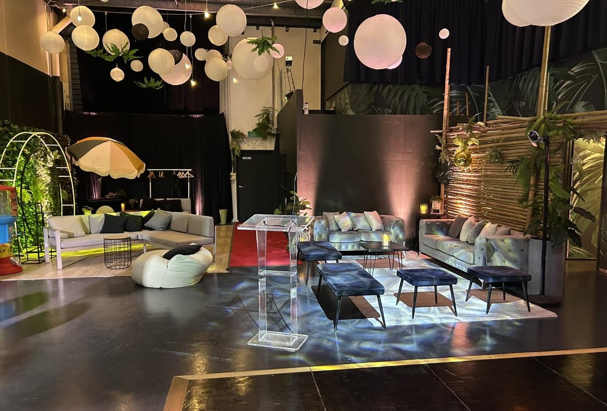 Peninsula Lounge Voucher