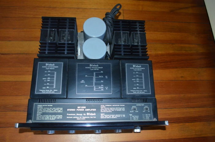 McIntosh mc2255 Power Amplifier