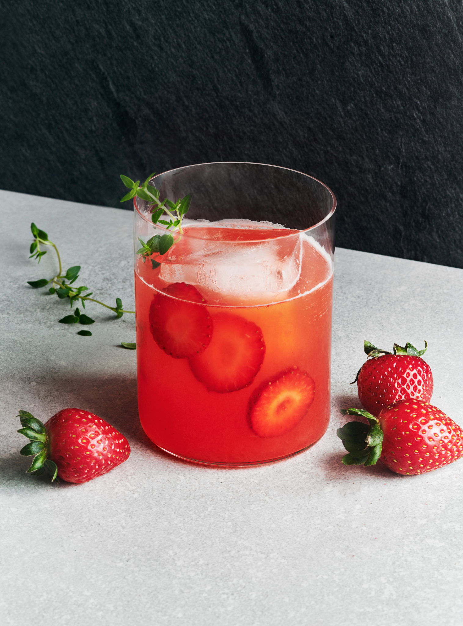 Strawberry, Gin and Thyme Smash | RICARDO