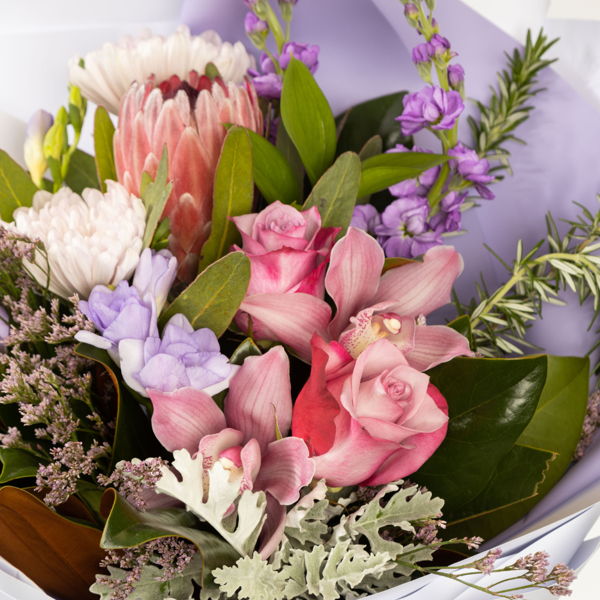 Mauve Bouquet In A Vase_flowers_delivery_interflora_nz