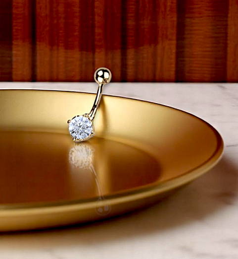 Round diamond and 14 carat gold belly bar - Pobjoy Diamonds