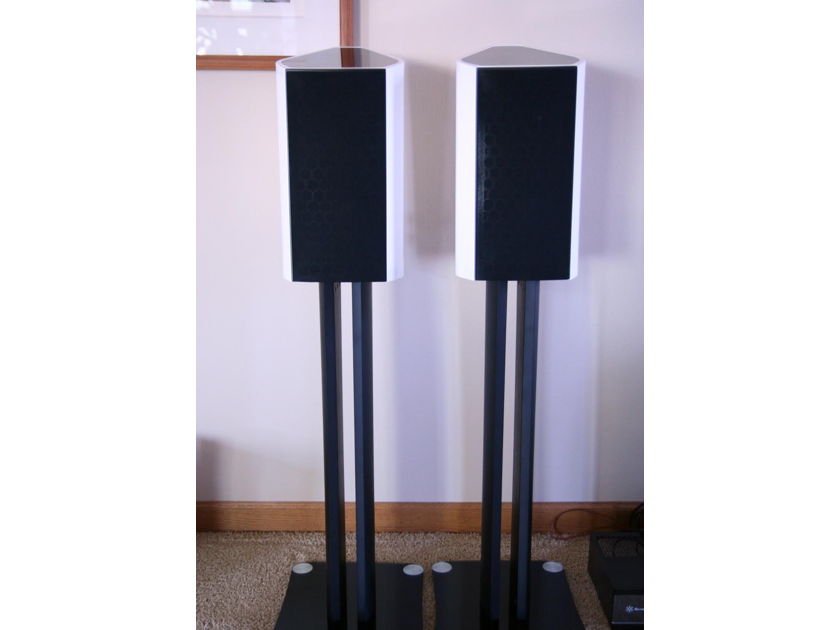 Sonus Faber Venere 1.5 White with Stands