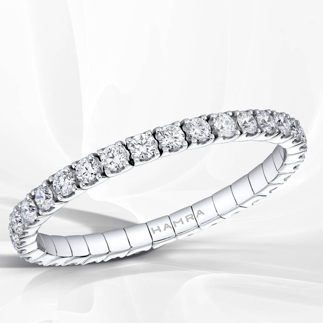 Diamond stretch bracelet with diamonds.