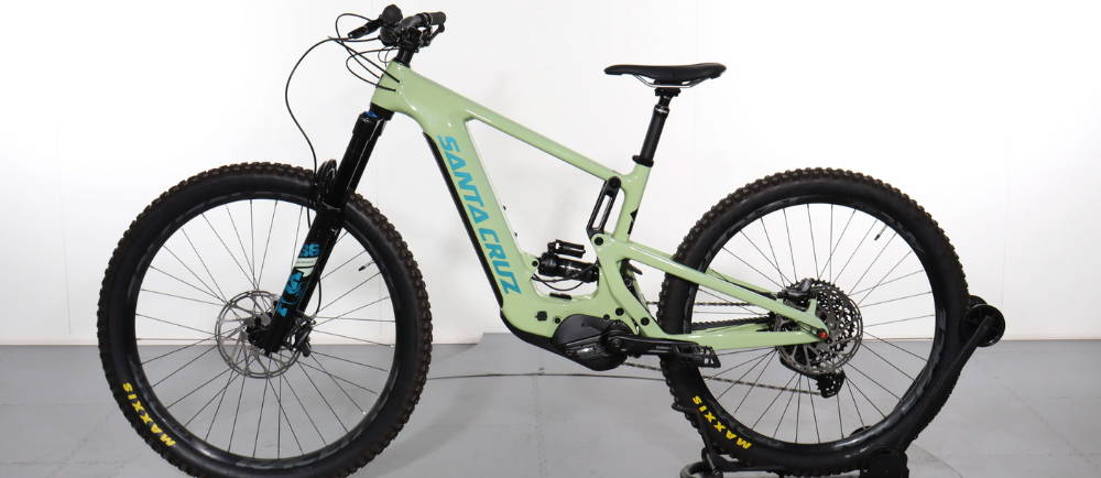 A Santa Cruz Heckler in green