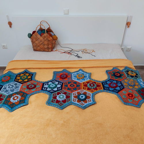 SECRET GARDENS. Overlay mosaic crochet motif pattern