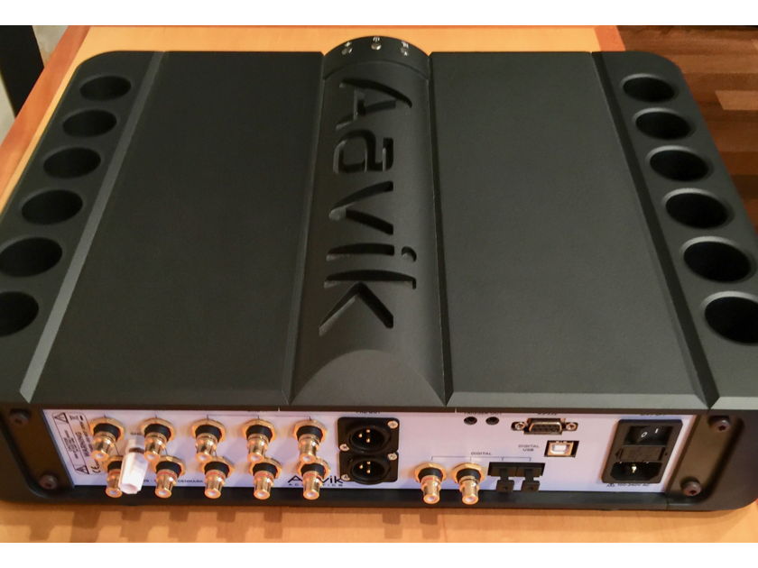 Aavik Acoustics C-300 Preamplifier / DAC / Phono!