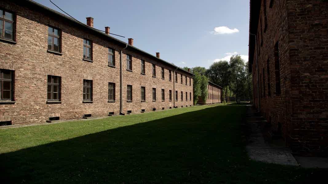Krakow: Auschwitz-Birkenau Guided Tour with Hotel Transfer - photo 3