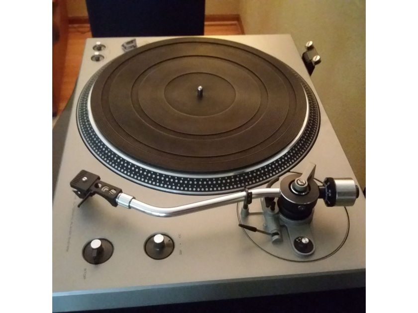 Technics SL-1400  Excellent Condition - Works perfectly!