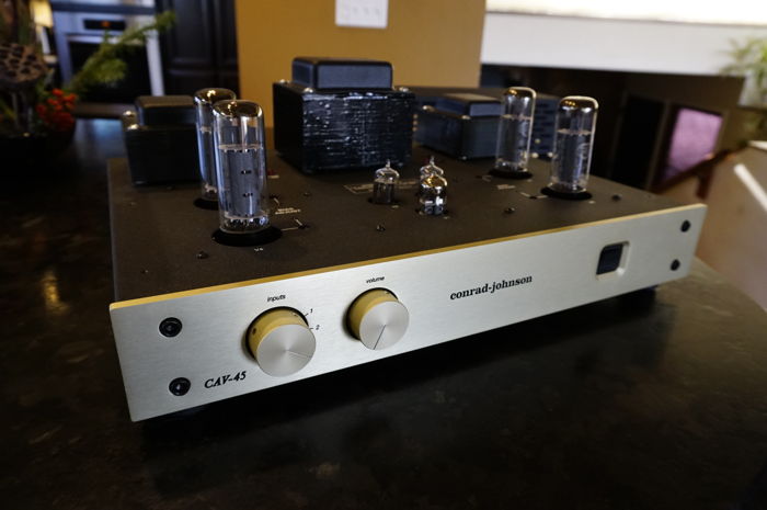 Conrad Johnson CAV45 Control Amplifier