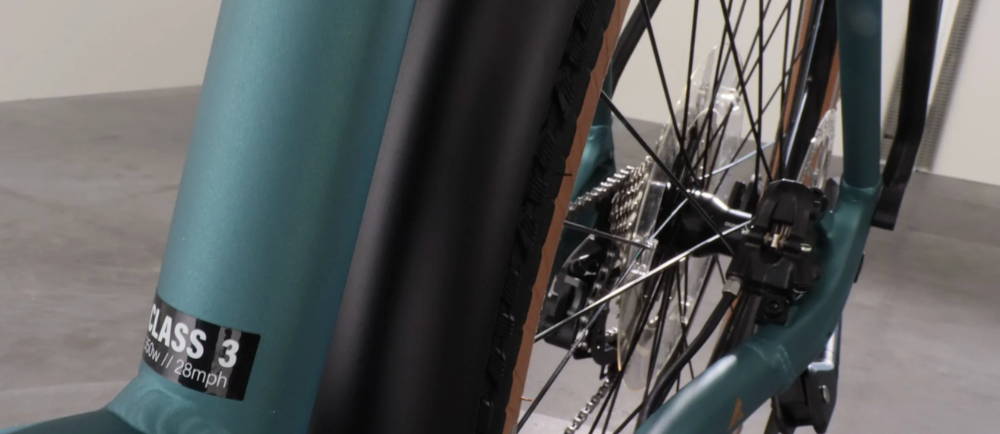 the rear wheel on a Bulls CROSS LITE S electric city bike