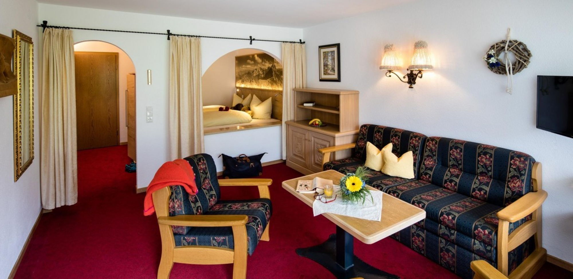Geräumiges Wohnzimmer in kleiner Ferienwohnung - ideal für Paare im Allgäu