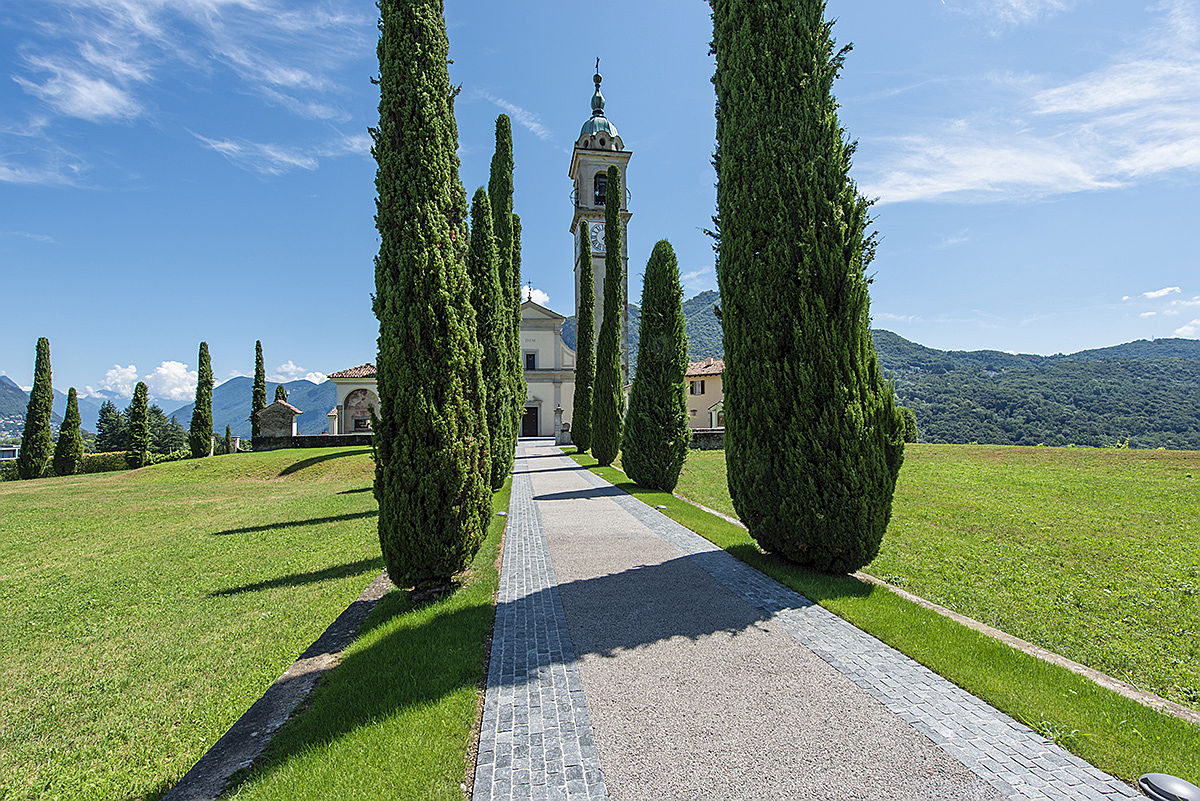  Lugano
- Parrocchia di Sant'Abbondio
Gentilino Friedhof Kirche Collina d`Oro