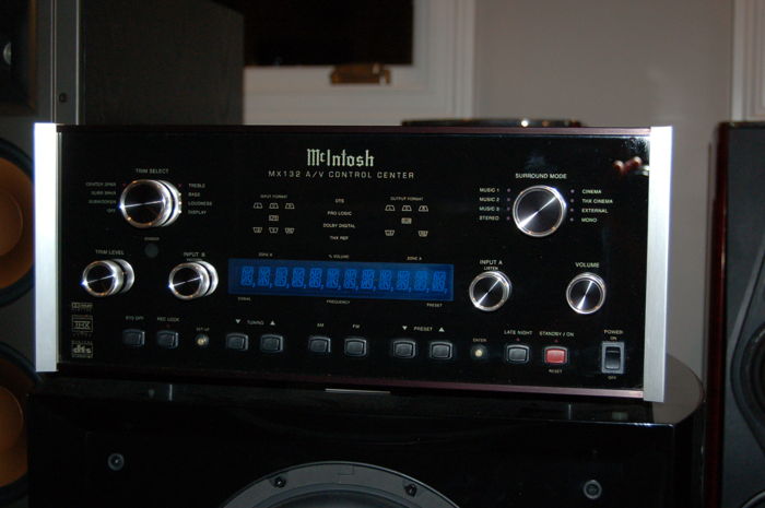 McIntosh MX-132 A/V Control Center .. Mcintosh MX 132