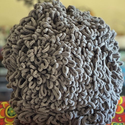 Padrão de brinquedo amigurumi de ouriço gigante de crochê