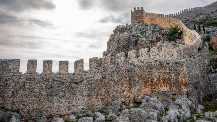 Today, Alanya Castle is a must-visit destination for history enthusiasts and travelers who crave a glimpse into the past