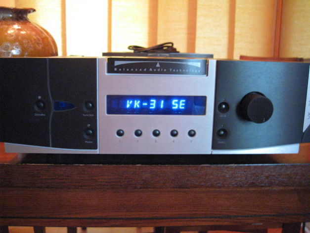 BAT (Balanced Audio Technology) VK-31SE (Extra 6H30P's)
