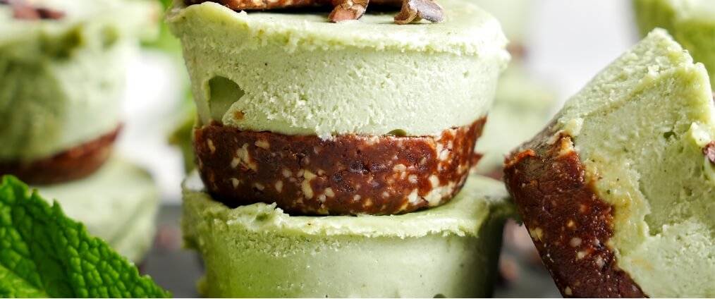 Raw Vegan Mint Chocolate Chip Bites - Chlorophyll Lemon SuperStix