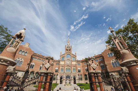 Barcelona's Architecture Observing Local-Guided Tour