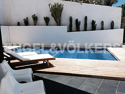  Costa Adeje
- Casas en venta en Tenerife: Villa moderna para los amantes de diseño en San Eugenio Alto, Tenerife Sur