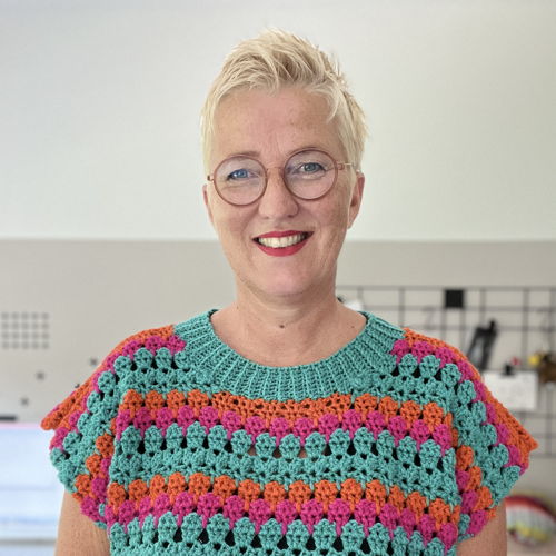 Knitting pattern for sweater Nicole by teacher Sas