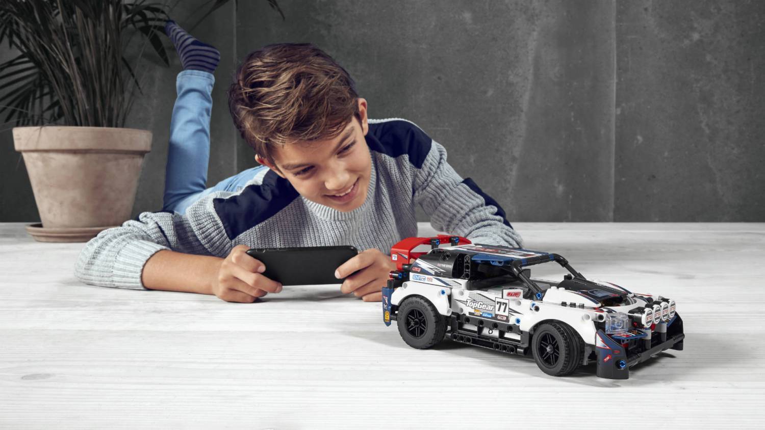 lego rally car 42109 controlling