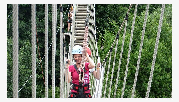 querfeldein hochseilgarten riesige hängeseilbrücke