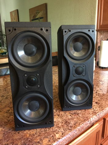 Meridian M33 Powered Speakers - SWEET!
