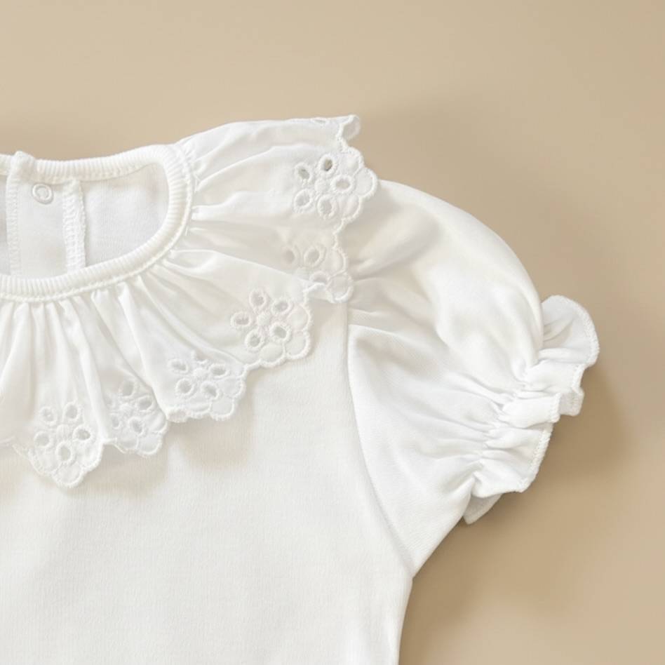 barboteuse enfant cadeau naissance premium exclusif chic luxe bébé  confort qualité douce confort qualité bébé romper raffiné coeurs rouges pour bébé et enfant, en coton doux et bambou et respirant, certifié OEKO-TEX, idéal pour compléter une tenue d’enfant chic et confortable