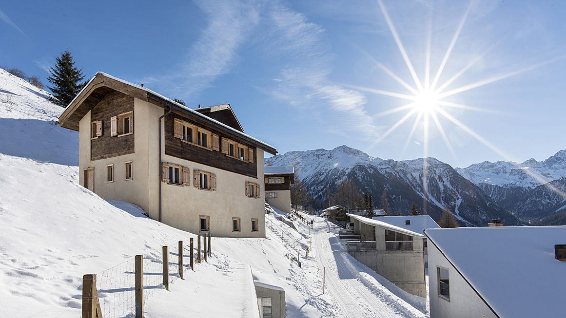  Zermatt
- Modern ausgebautes Maiensäss oberhalb von Bergün mit hochwertiger Materialisierung.