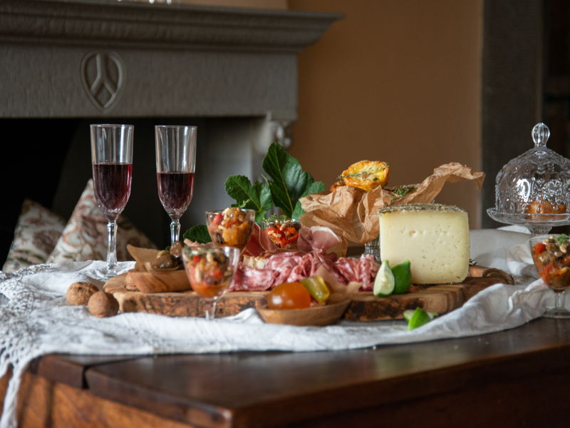 Cooking classes Cortona: Aperitif with Tuscan Street Food 