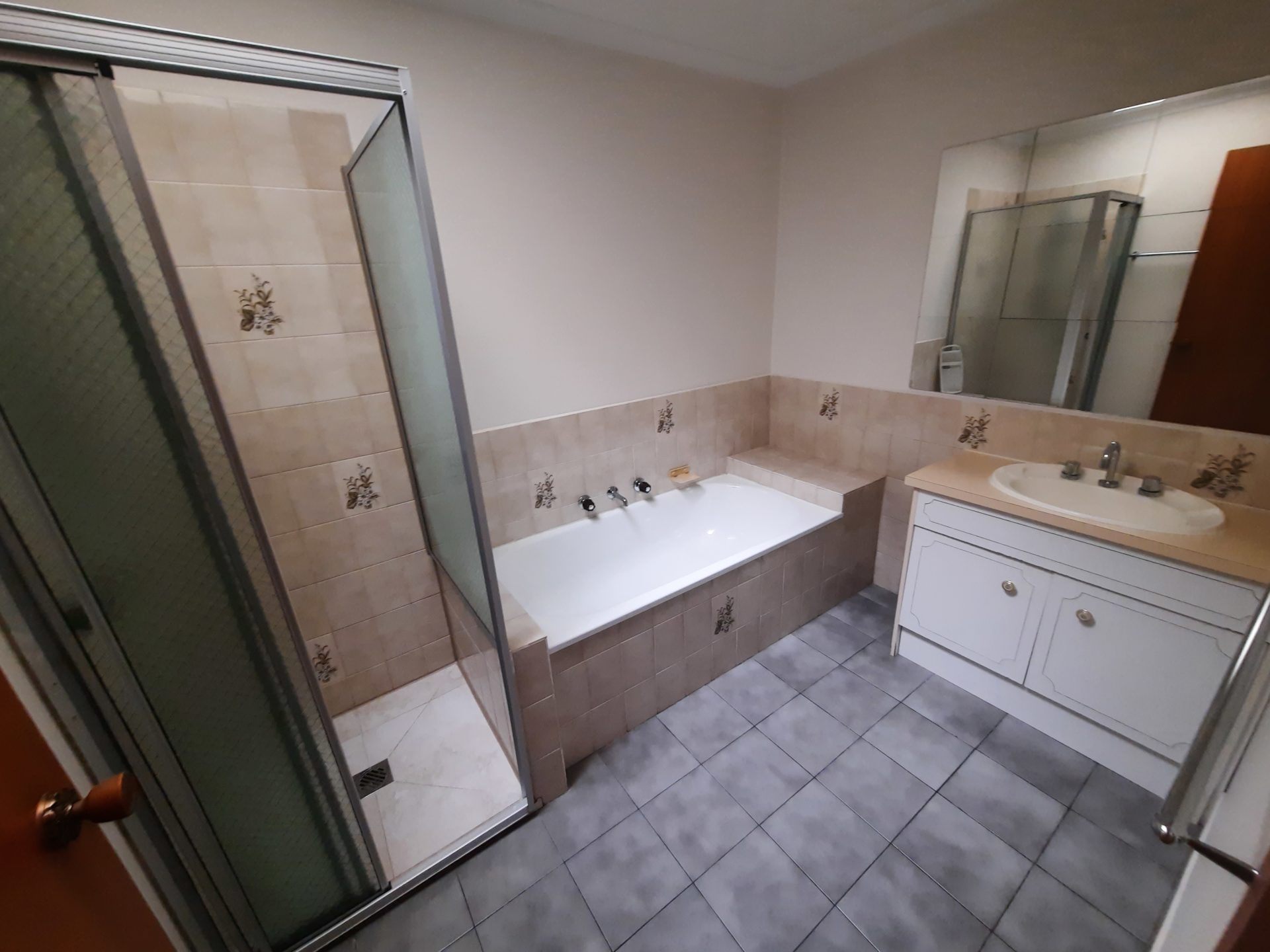 Spacious and Low Maintenance Villa - Ascot Vale - Image 3