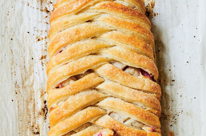 Tresse feuilletée aux prunes et au fromage à la crème