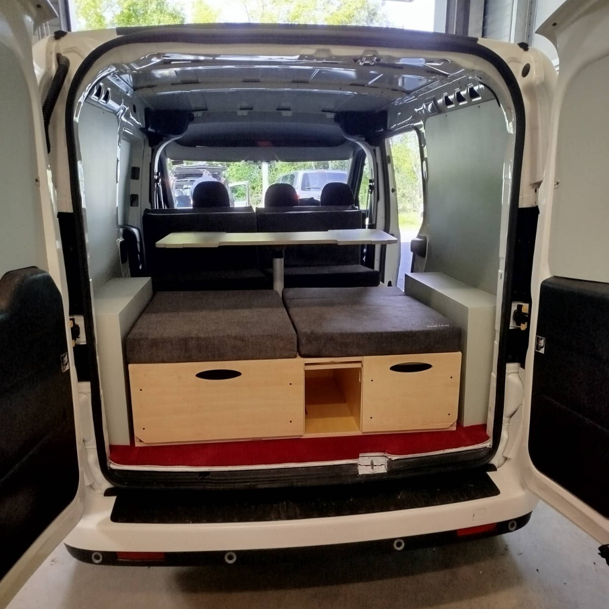 amenagement-fiat-doblo-avec-kit-ludospace-tchao-tchao