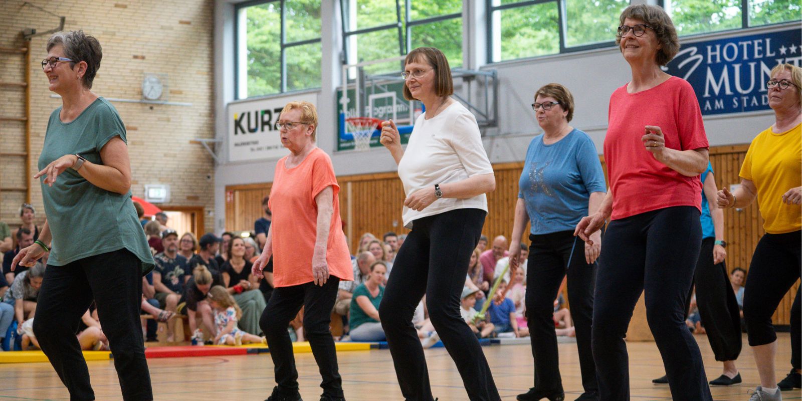 Modern Line Dance Let's Dance
