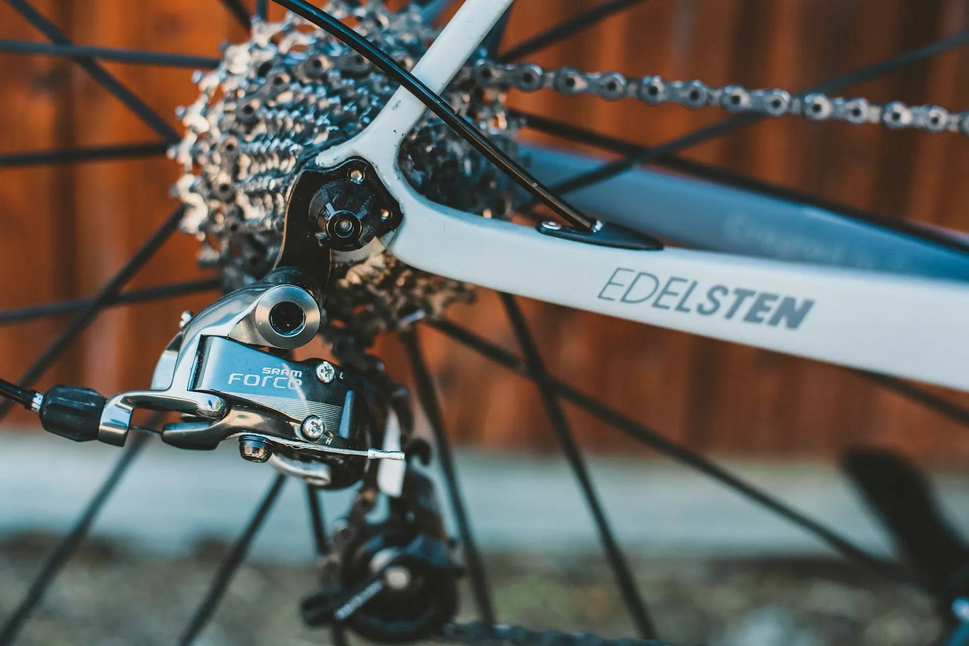 Transmission vélo SRAM.