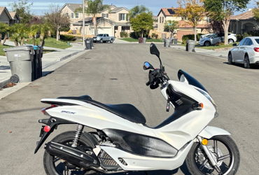 2011 HONDA PCX motorcycle for rent near Murrieta, CA