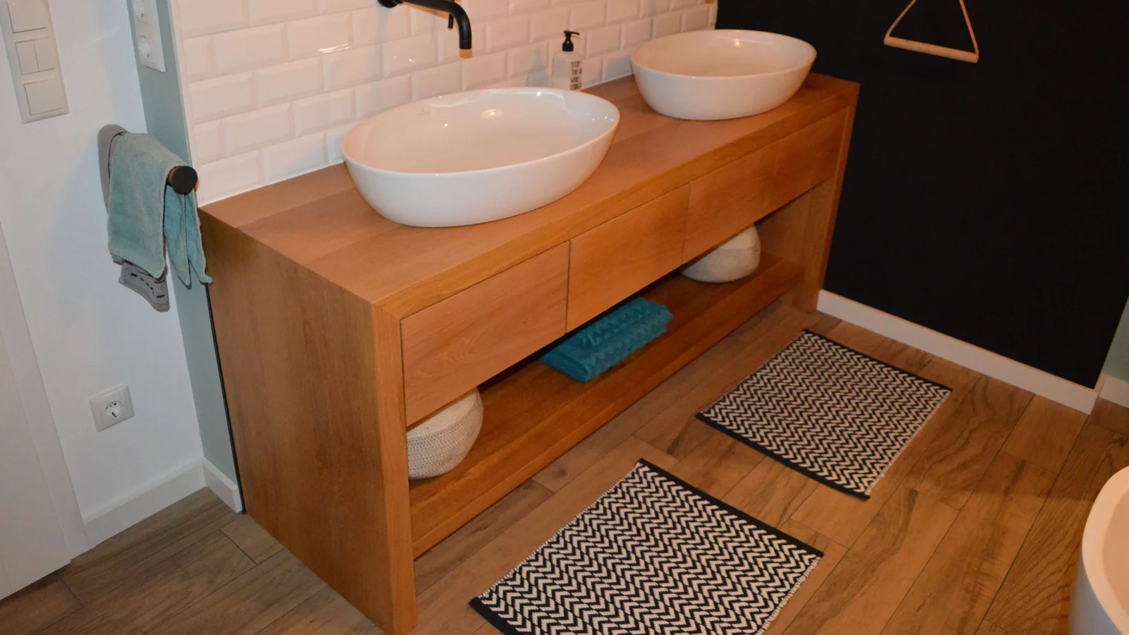 Badezimmerschrank für Waschbecken mit Schubladen