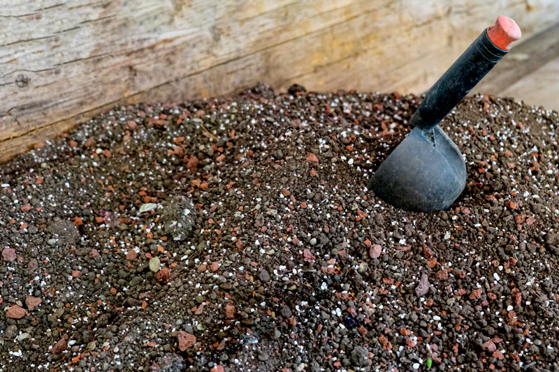 soil substrate mix with scoop