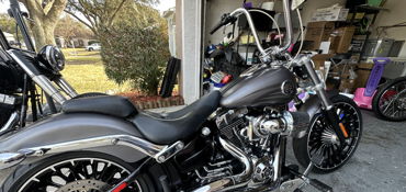 2017 HARLEY-DAVIDSON BREAKOUT motorcycle for rent near Port Orange, FL