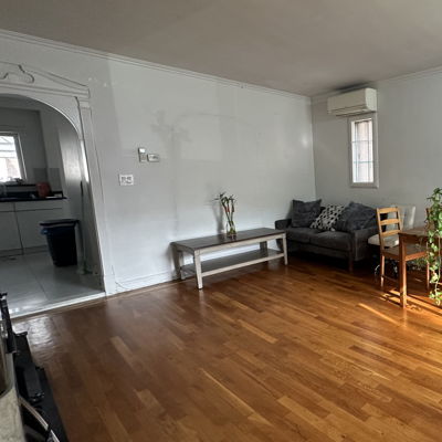 Four beds one bath, 2 mins walking distance from St John campus